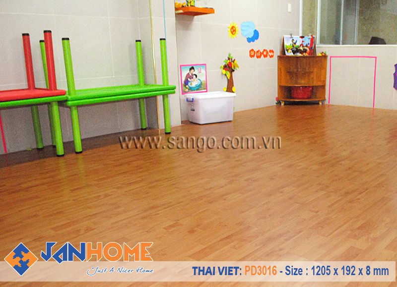 Thi công sàn gỗ Thai Viet PD3016 không gian lớp mẫu giáo