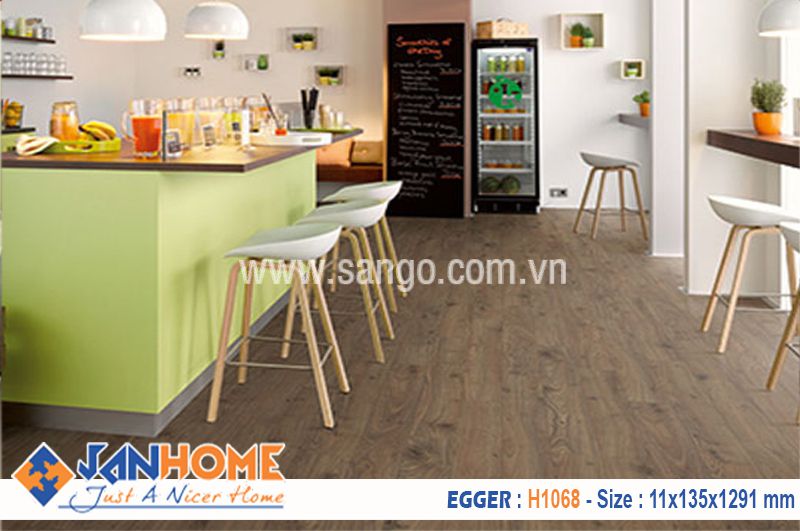 Thi công sàn gỗ Egger H1068 phòng bếp