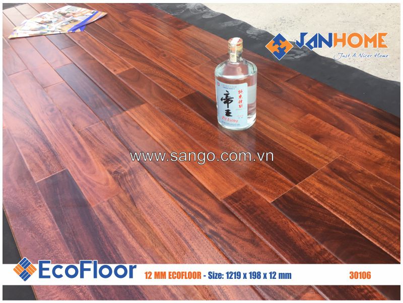 Sàn gỗ ECOFLOOR có màu sắc đỏ đặc trưng của gỗ tự nhiên Giáng Hương