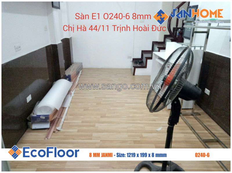 Sàn gỗ EcoFloor 0240-6 có tone màu vàng sậm, kiểu vân gỗ bản to mang lại sự sang trọng đẳng cấp cho không gian nội thất