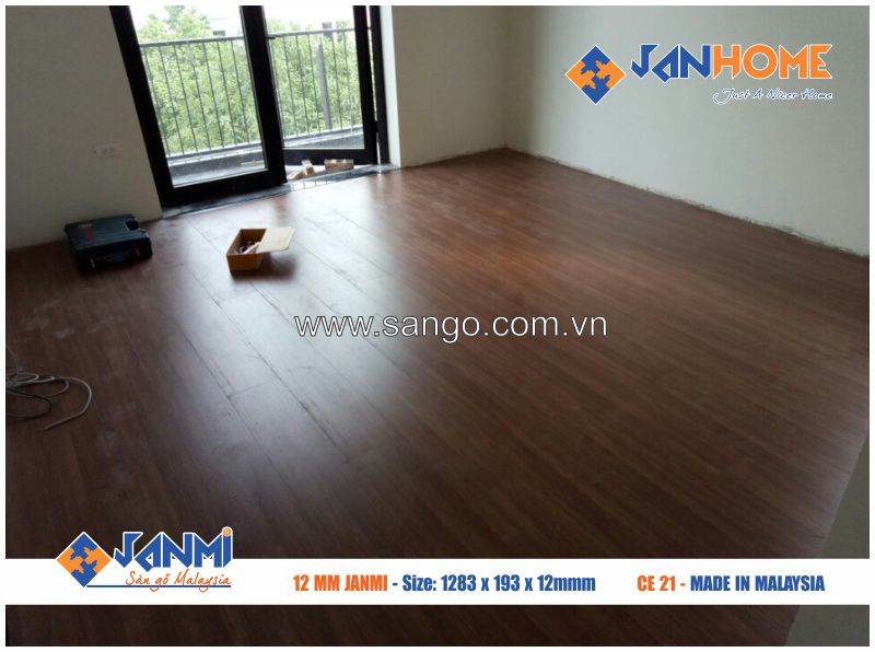 Hình ảnh sàn gỗ JANMI CE21 - 12mm sau khi thi công hoàn tất